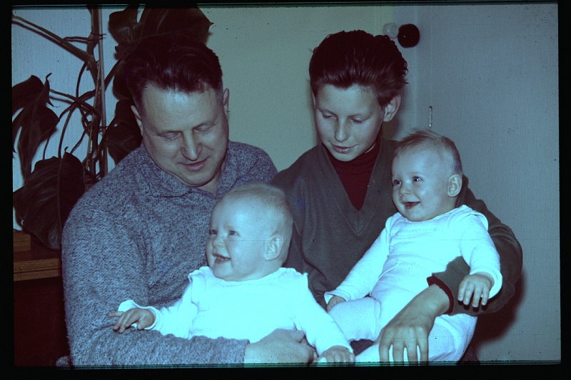 31.Delft apr 1964 Rino,Walter,Brigitte,Marion.JPG